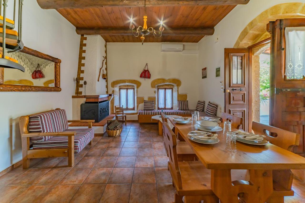 Villa Areti - Traditional Cozy Villa Embrosneros Dış mekan fotoğraf