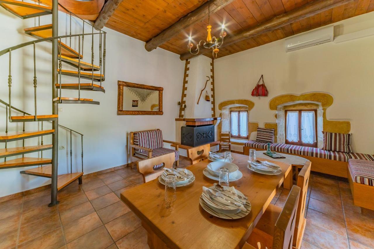 Villa Areti - Traditional Cozy Villa Embrosneros Dış mekan fotoğraf